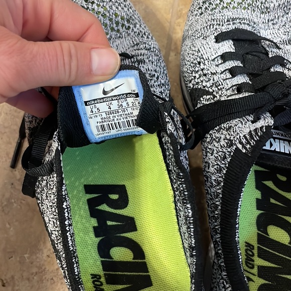 Nike Flyknit running 4.5 kids - Picture 2 of 5